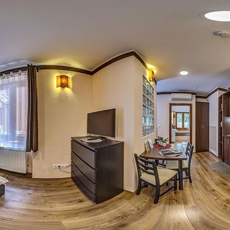 Napraforgo Wellness Haz Es Panzio Bed and Breakfast Pécs Eksteriør billede