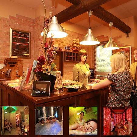 Napraforgo Wellness Haz Es Panzio Bed and Breakfast Pécs Eksteriør billede
