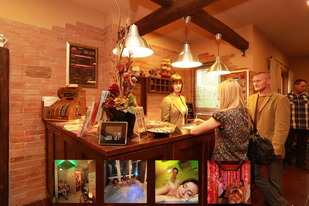 Napraforgo Wellness Haz Es Panzio Bed and Breakfast Pécs Eksteriør billede