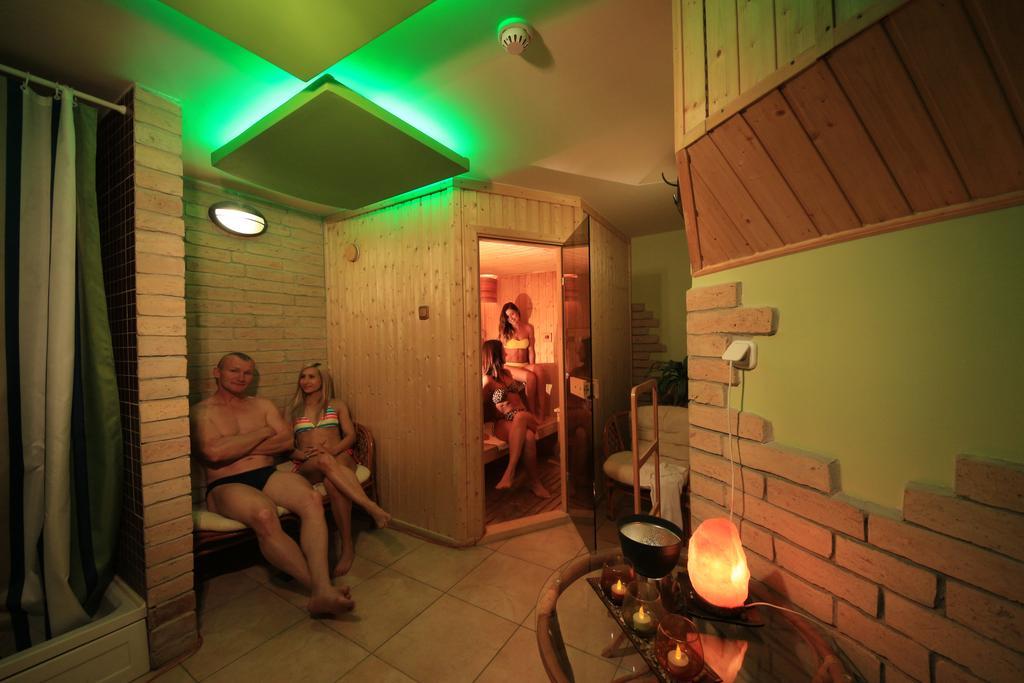 Napraforgo Wellness Haz Es Panzio Bed and Breakfast Pécs Eksteriør billede